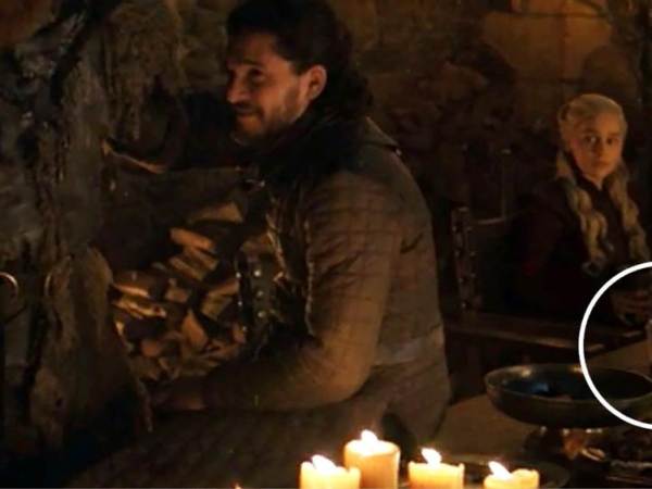 Starbucks coffee cup in Game of Thrones Season 8 episode 4