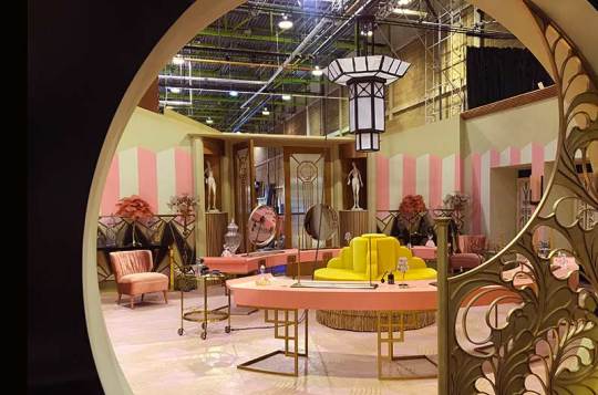 Set Still