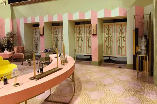 Set Still
